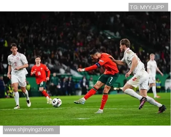 离异家庭中崛起的足球明星如何逆风翻盘成就辉煌人生